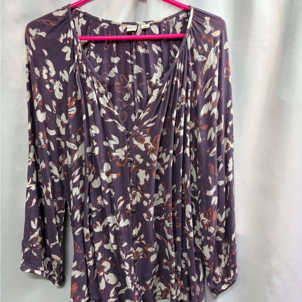 Melrose & Market. Floral V-Neck Women's Top